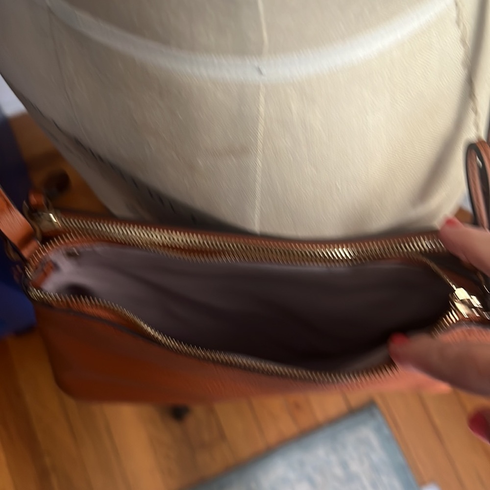 Fiorello Vegan Leather Crossbody Bag - Picture 4 of 13